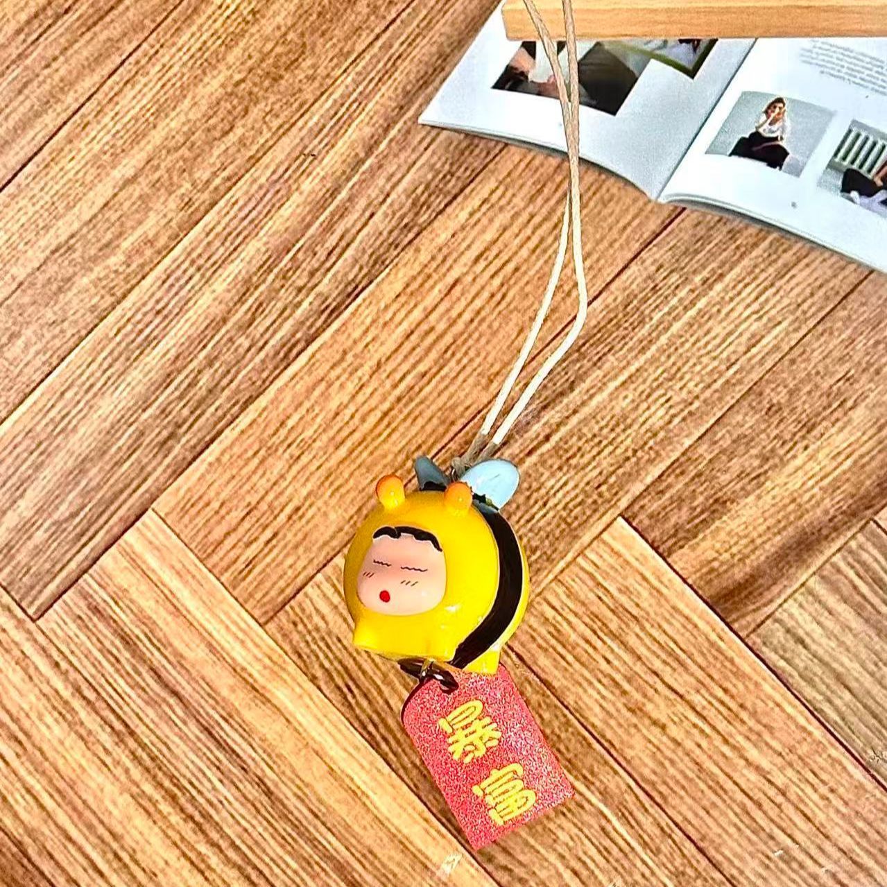 Crayon Shin-chan Bienen-Cospla – Interior Design Styles Bewertung und Preis