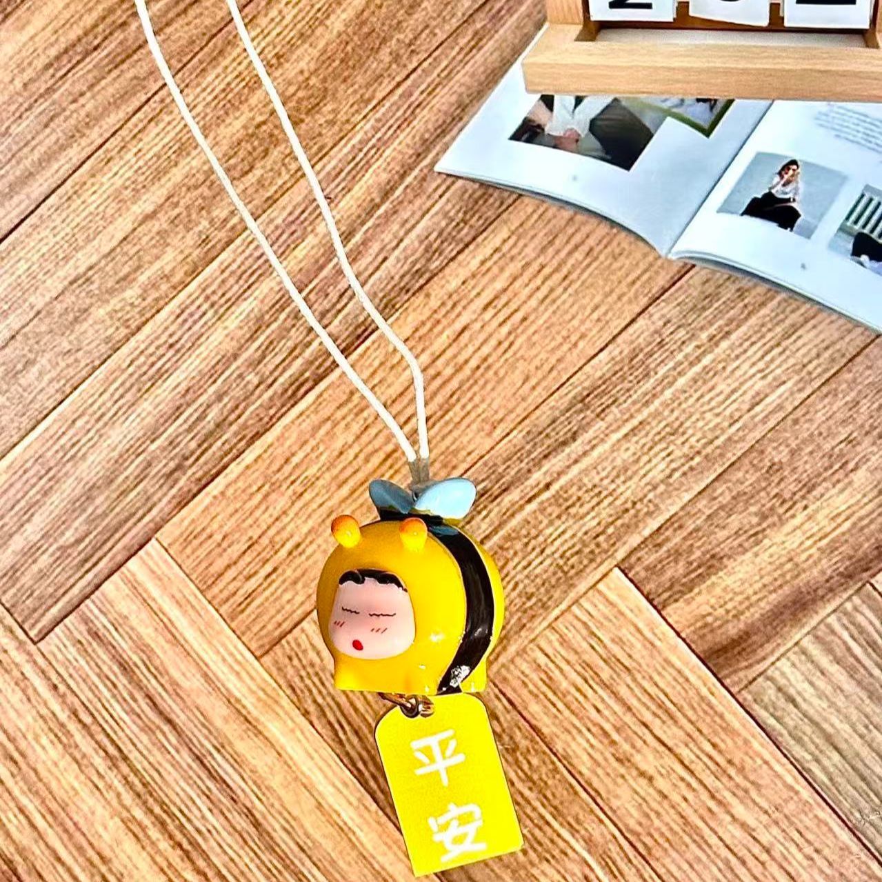 Crayon Shin-chan Bienen-Cospla – Interior Design Styles Bewertung und Preis